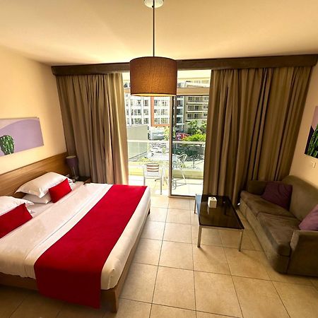 The Smallville Xpress Beirut Bagian luar foto