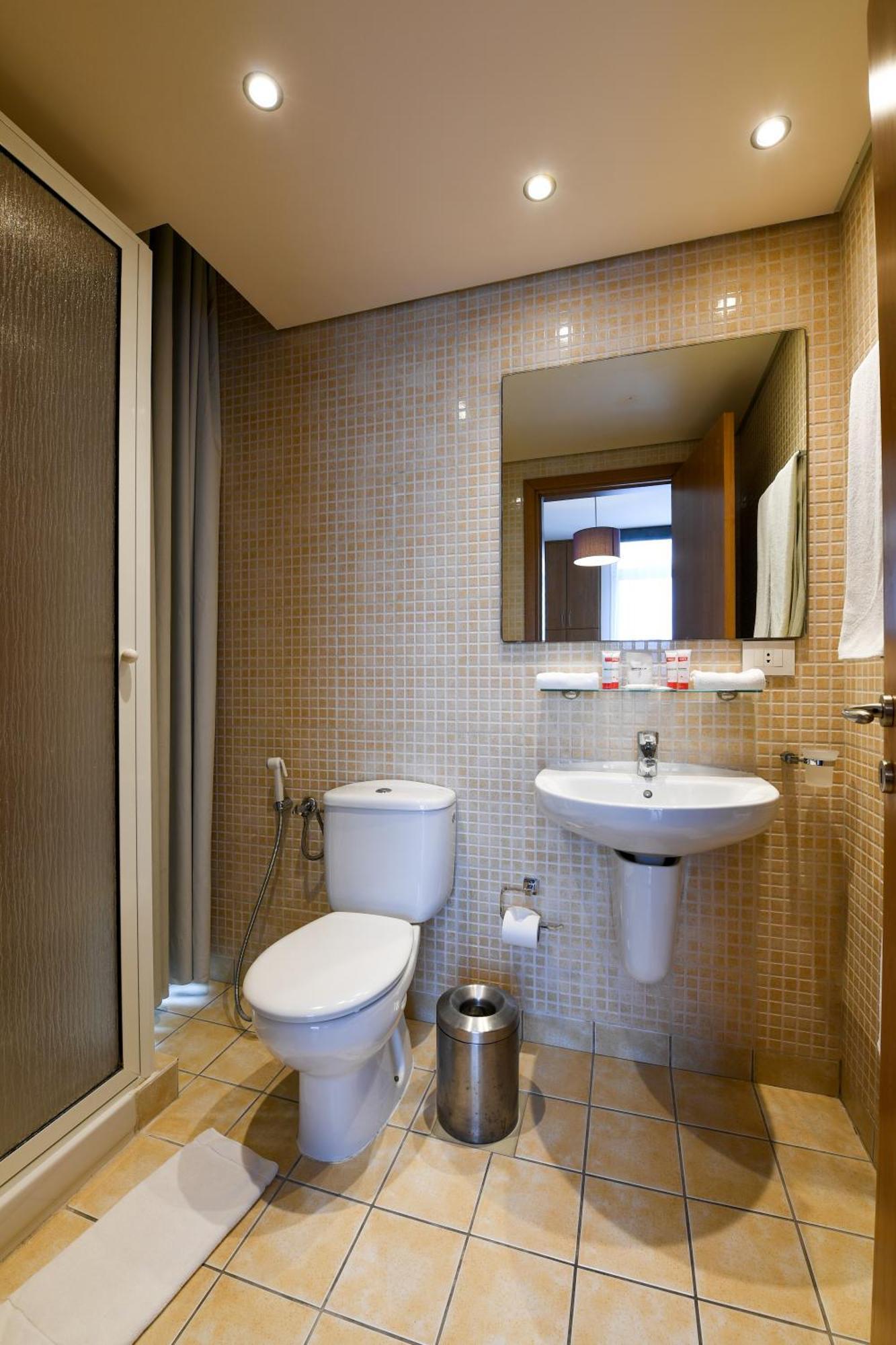 The Smallville Xpress Beirut Bagian luar foto