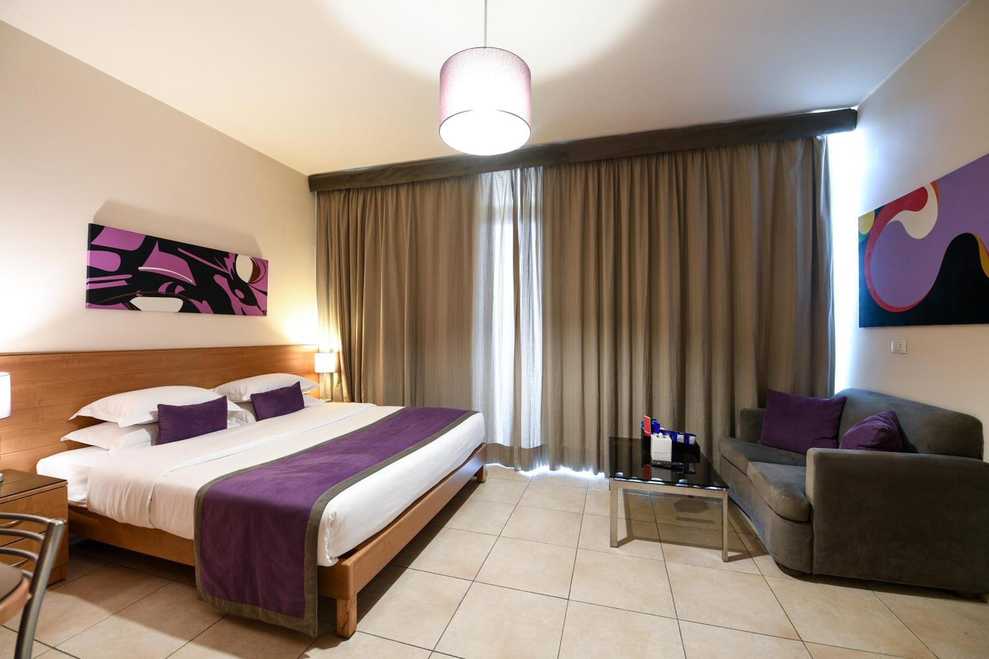 The Smallville Xpress Beirut Bagian luar foto
