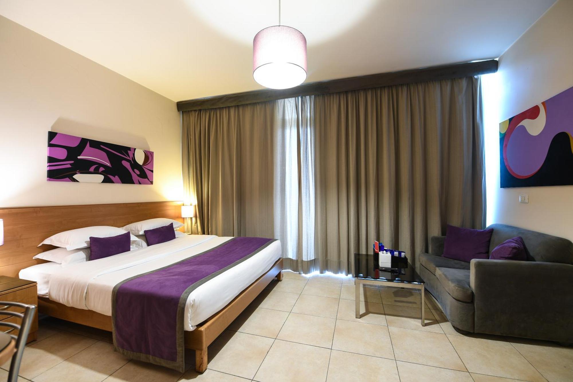 The Smallville Xpress Beirut Bagian luar foto