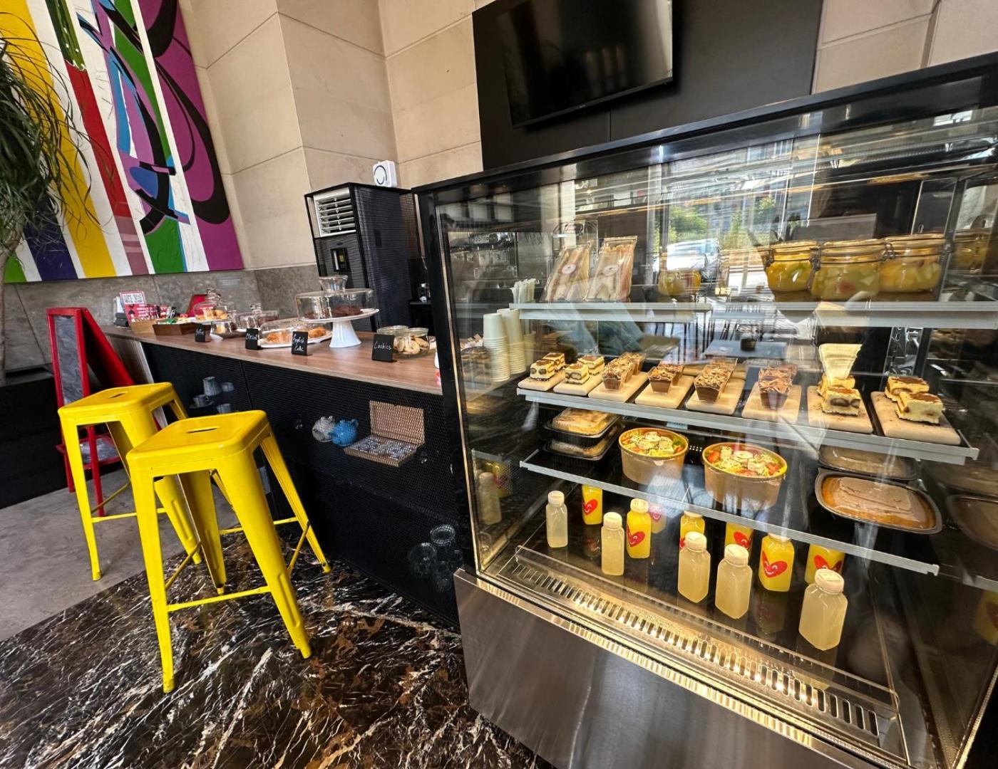 The Smallville Xpress Beirut Bagian luar foto