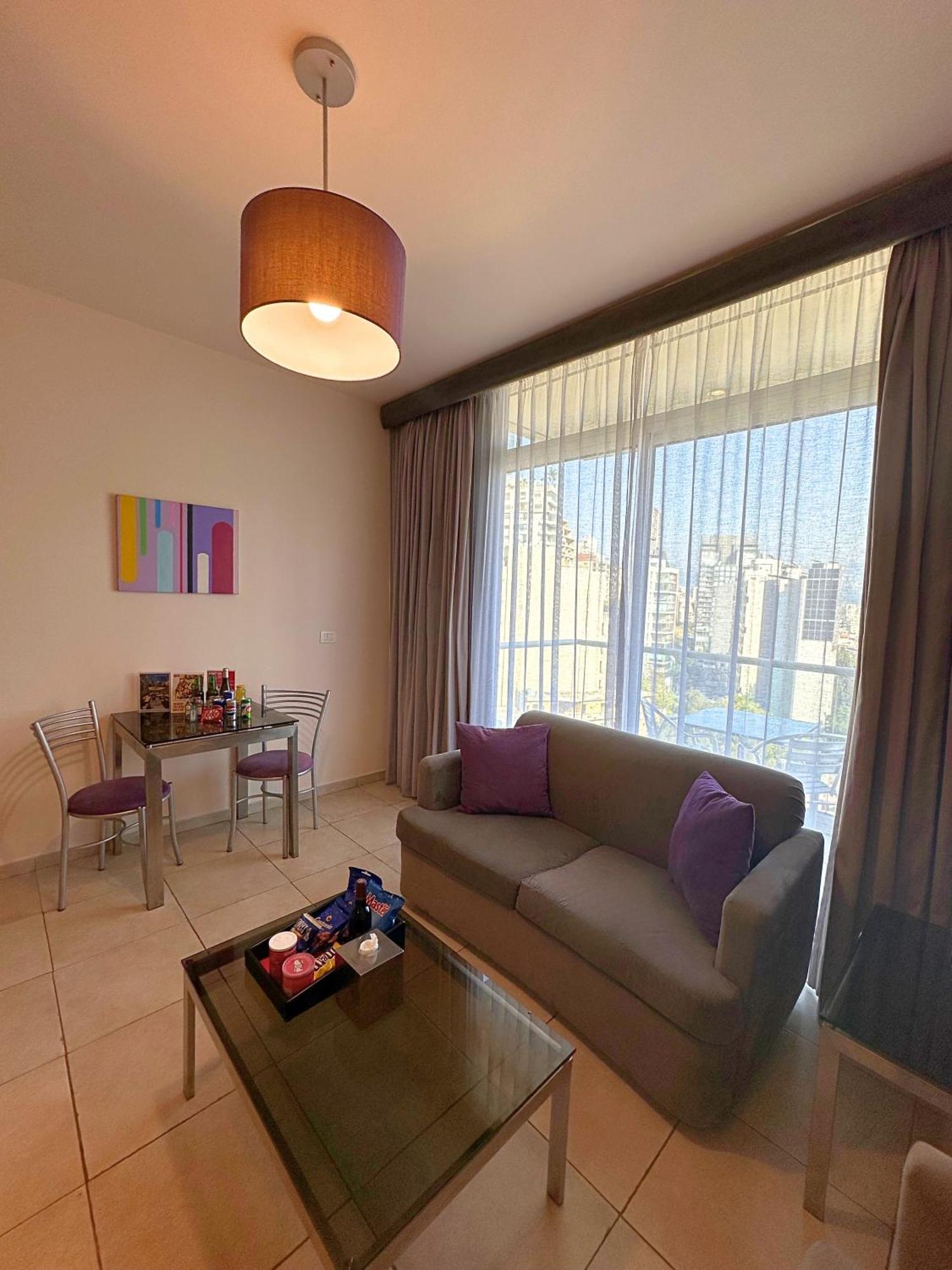 The Smallville Xpress Beirut Bagian luar foto